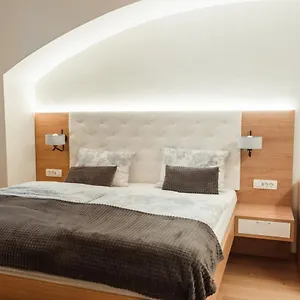 *** Hotel Operna Klet Slowenien